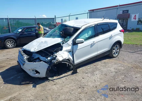 2019 Ford Escape Se from USA, damaged, VIN 1FMCU9GD3KUB64185